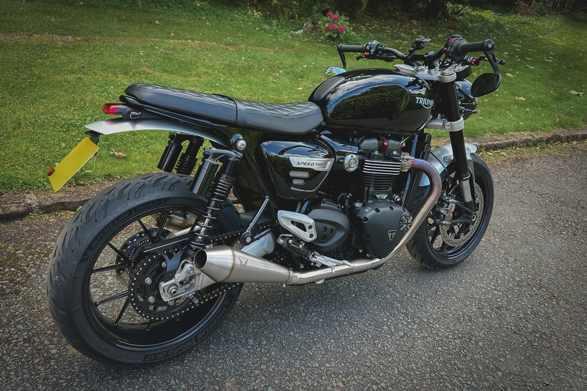 Triumph Speed Twin 1200 - Reverse Cone Slip - Ons – Hitchcox